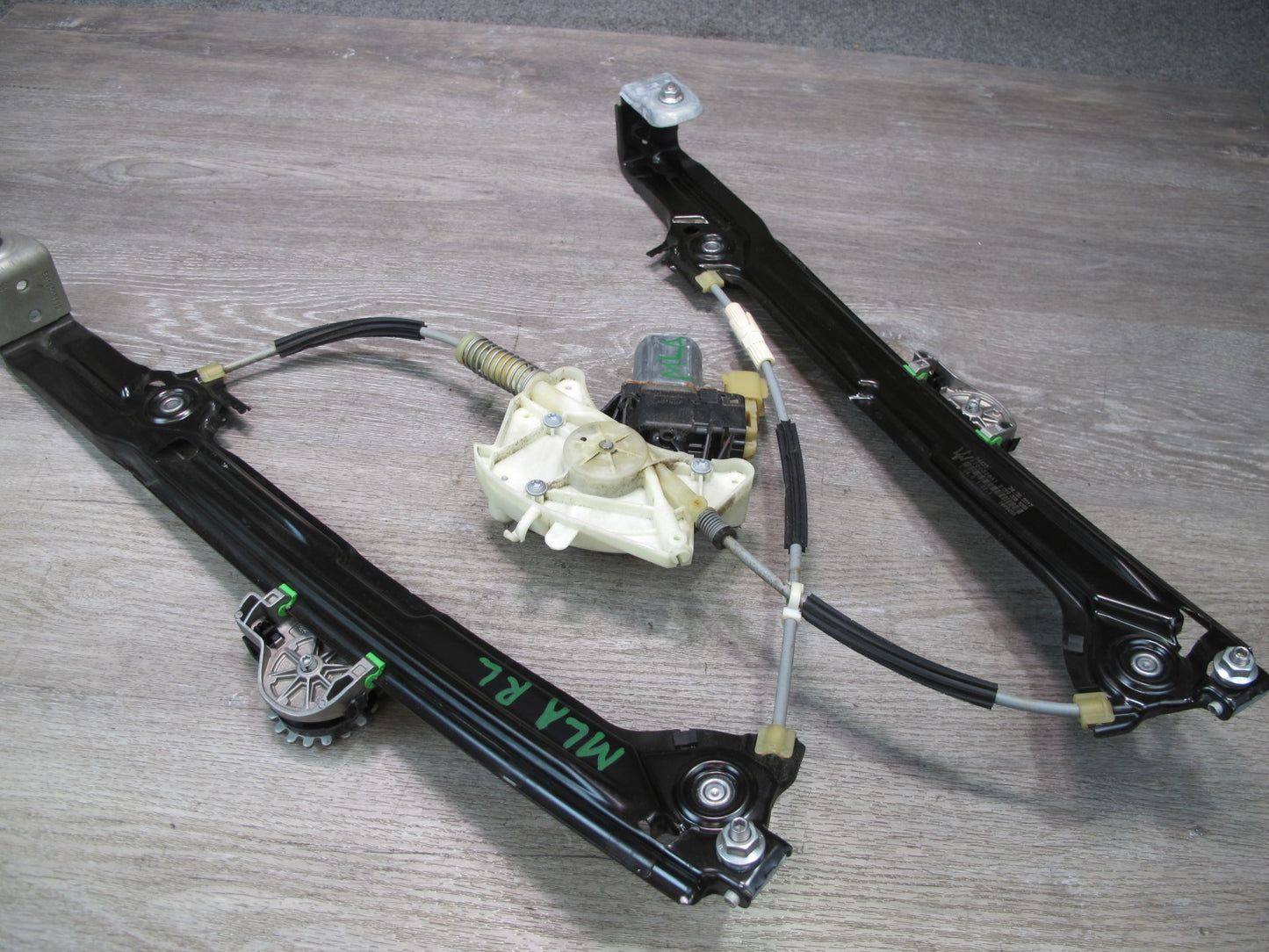 2017-2020 Maserati Levante M161 Rear Left Door Window Regulator w Motor