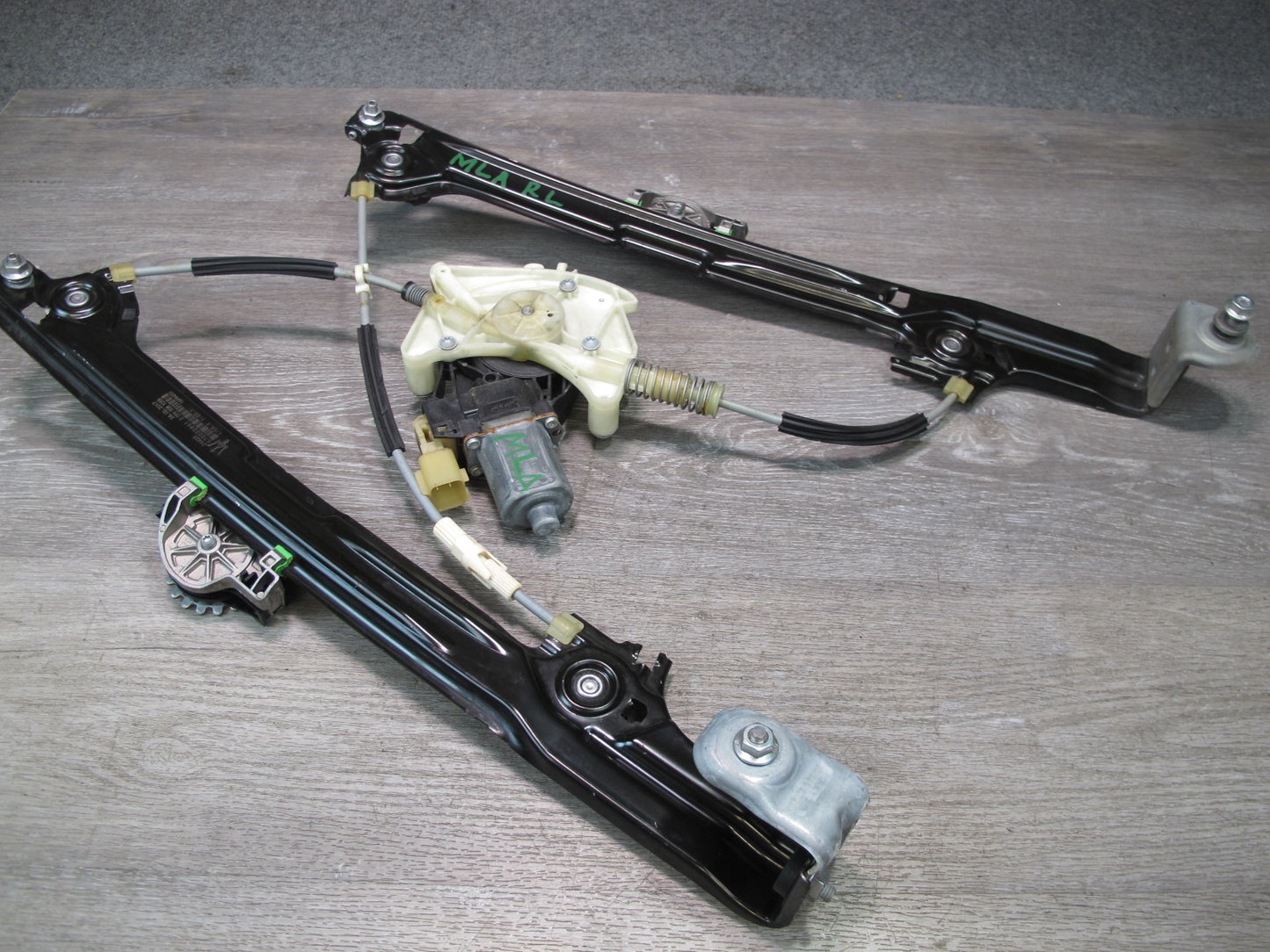 2017-2020 Maserati Levante M161 Rear Left Door Window Regulator w Motor