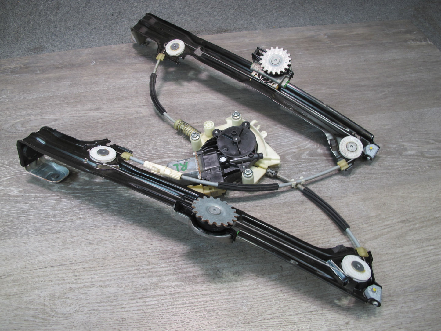 2017-2020 Maserati Levante M161 Rear Left Door Window Regulator w Motor
