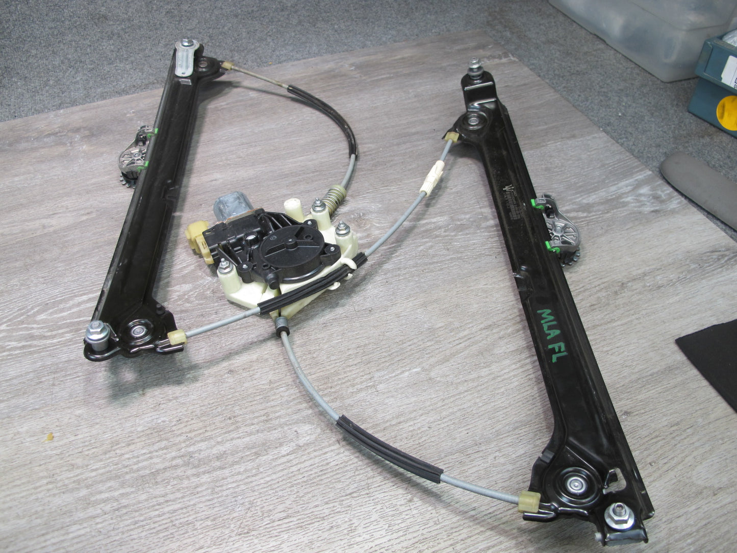 2017-2020 Maserati Levante M161 Front Left Door Window Regulator w Motor