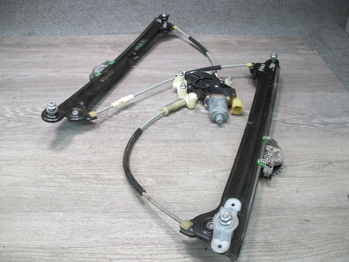 2017-2020 Maserati Levante M161 Front Left Door Window Regulator w Motor