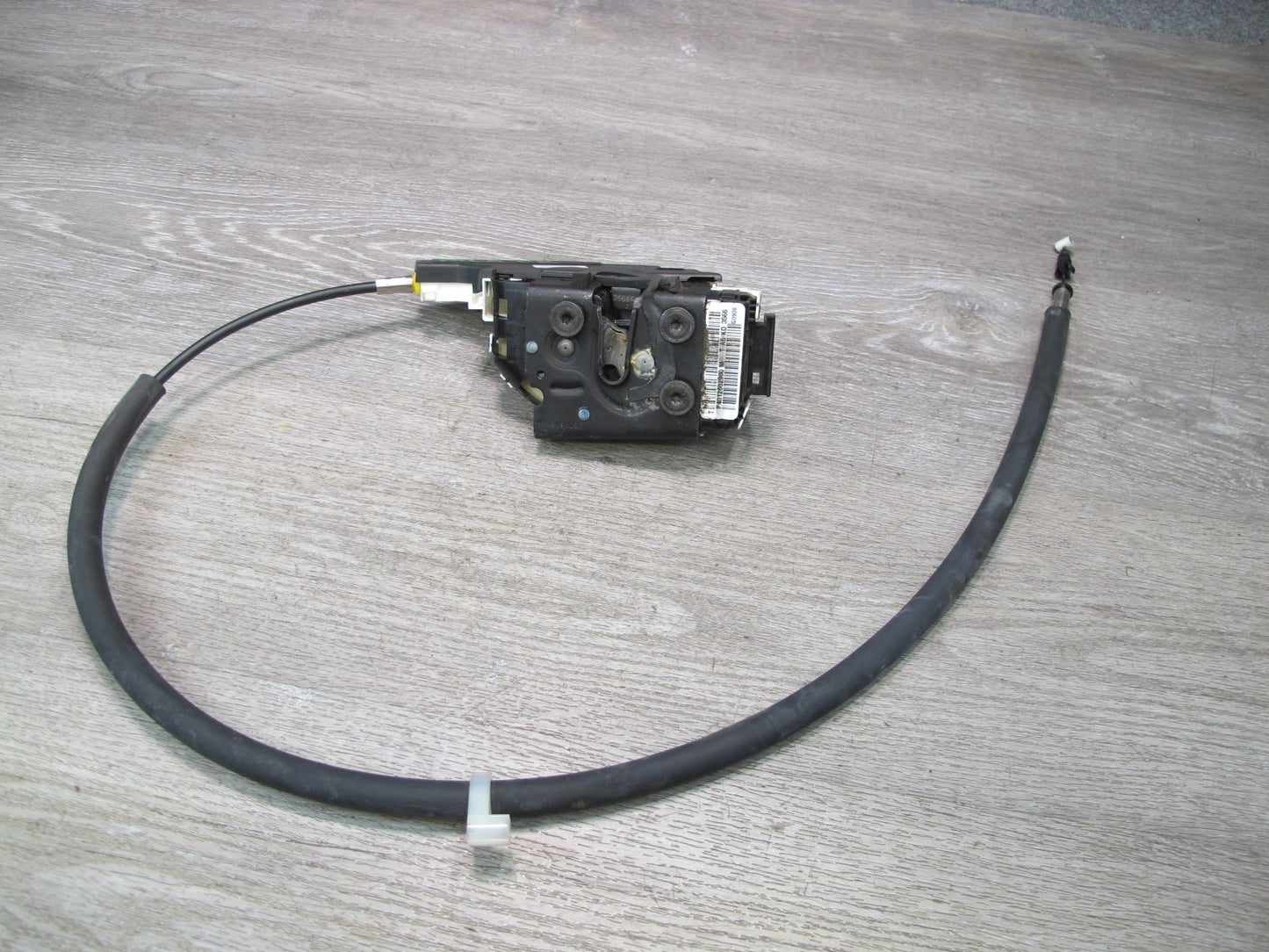 2017-2020 Maserati Levante M161 Front Right Door Lock Latch Actuator 670101181