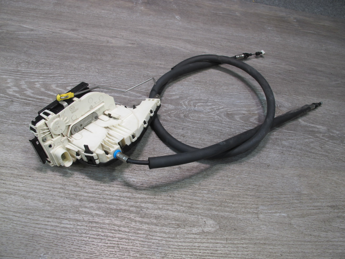 2017-2020 Maserati Levante M161 Front Left Door Lock Latch Actuator 670101183