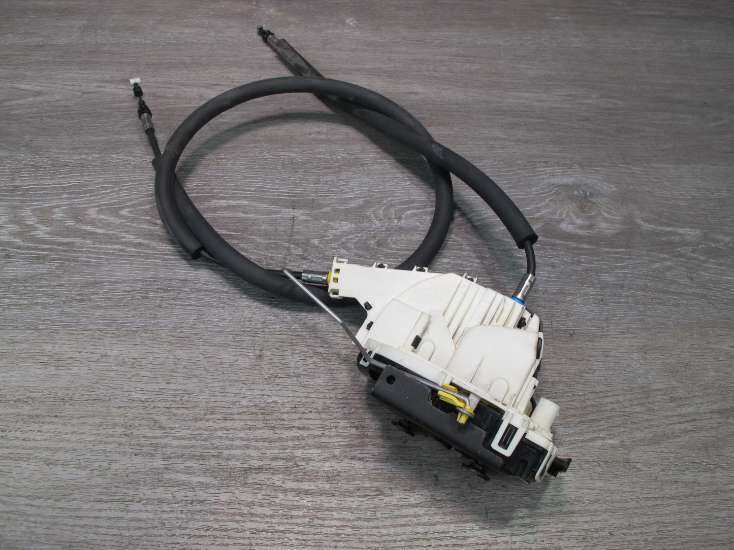 2017-2020 Maserati Levante M161 Front Left Door Lock Latch Actuator 670101183