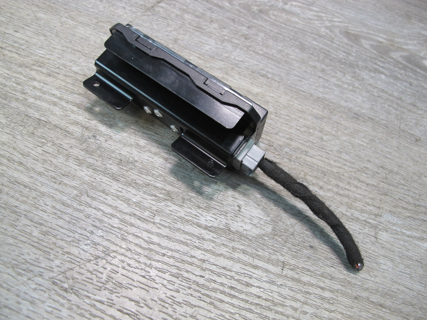 2013-2022 Land Range Rover L405 Wireless Headphones Transmitter Module