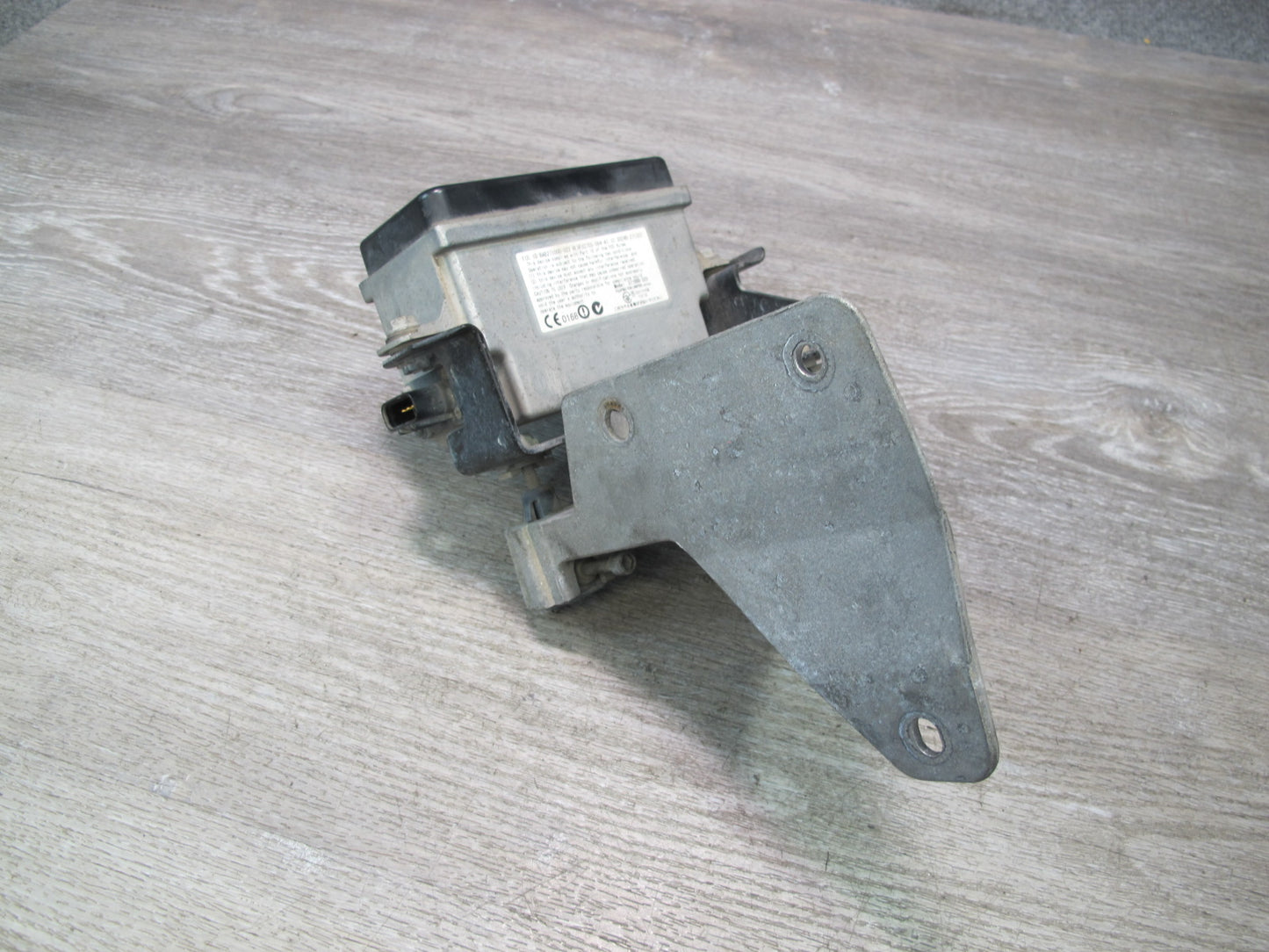 2006-2009 Cadillac XLR  Adaptive Distance Cruise Control Module W/ Bracket