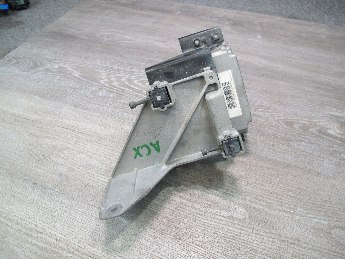 2006-2009 Cadillac XLR  Adaptive Distance Cruise Control Module W/ Bracket