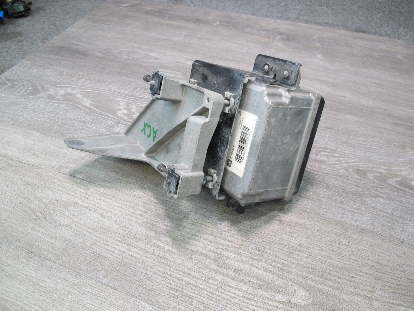 2006-2009 Cadillac XLR  Adaptive Distance Cruise Control Module W/ Bracket