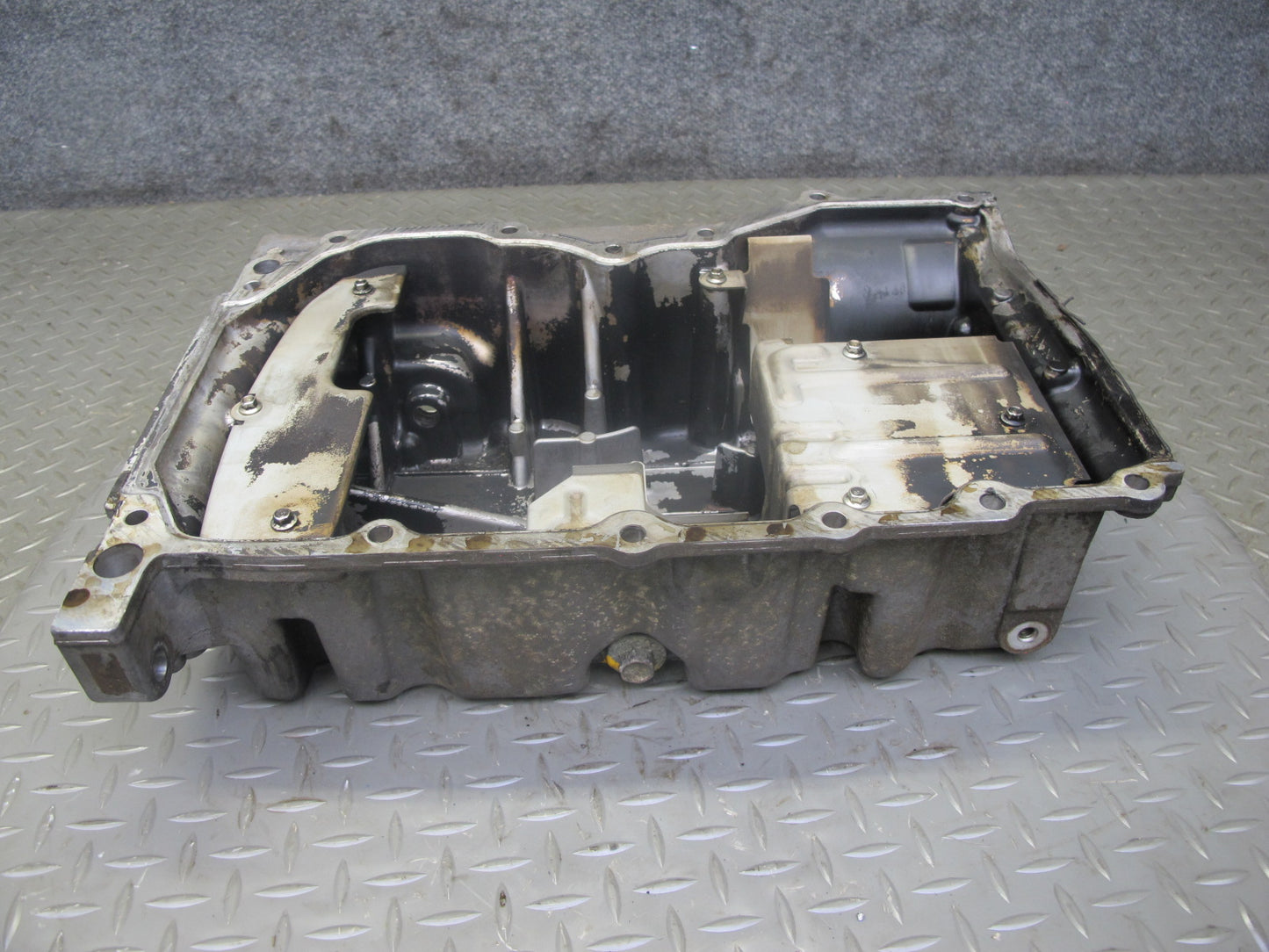 2012-2015 Range Rover Evoque L538 2.0L Engine Lower Oil Pan BJ32E6675AA