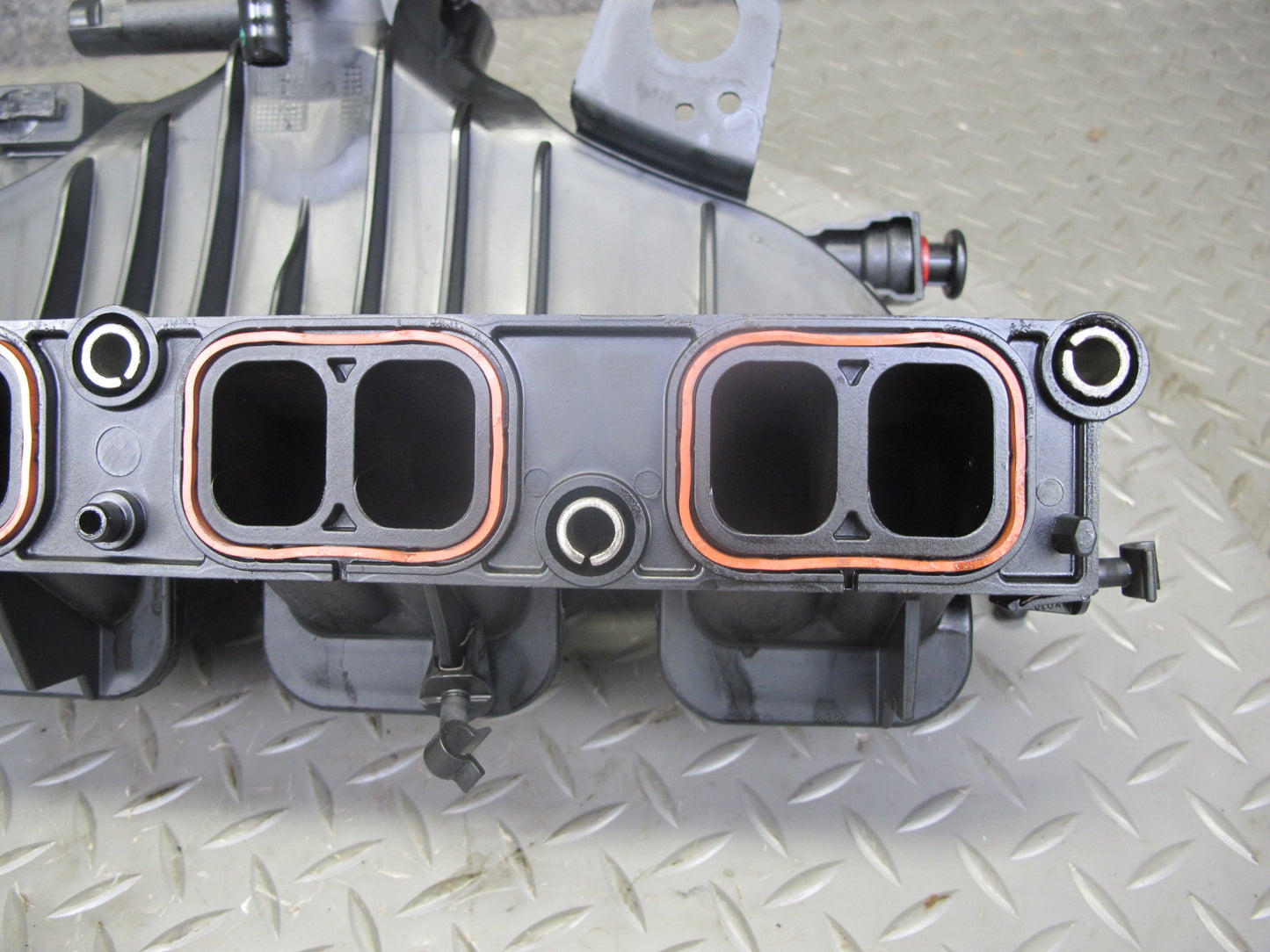 2012-2015 Range Rover Evoque L538 2.0L Intake Manifold AG9G-9424-BH