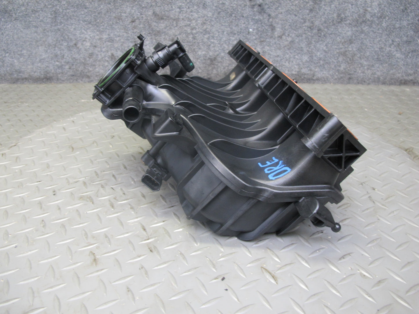 2012-2015 Range Rover Evoque L538 2.0L Intake Manifold AG9G-9424-BH
