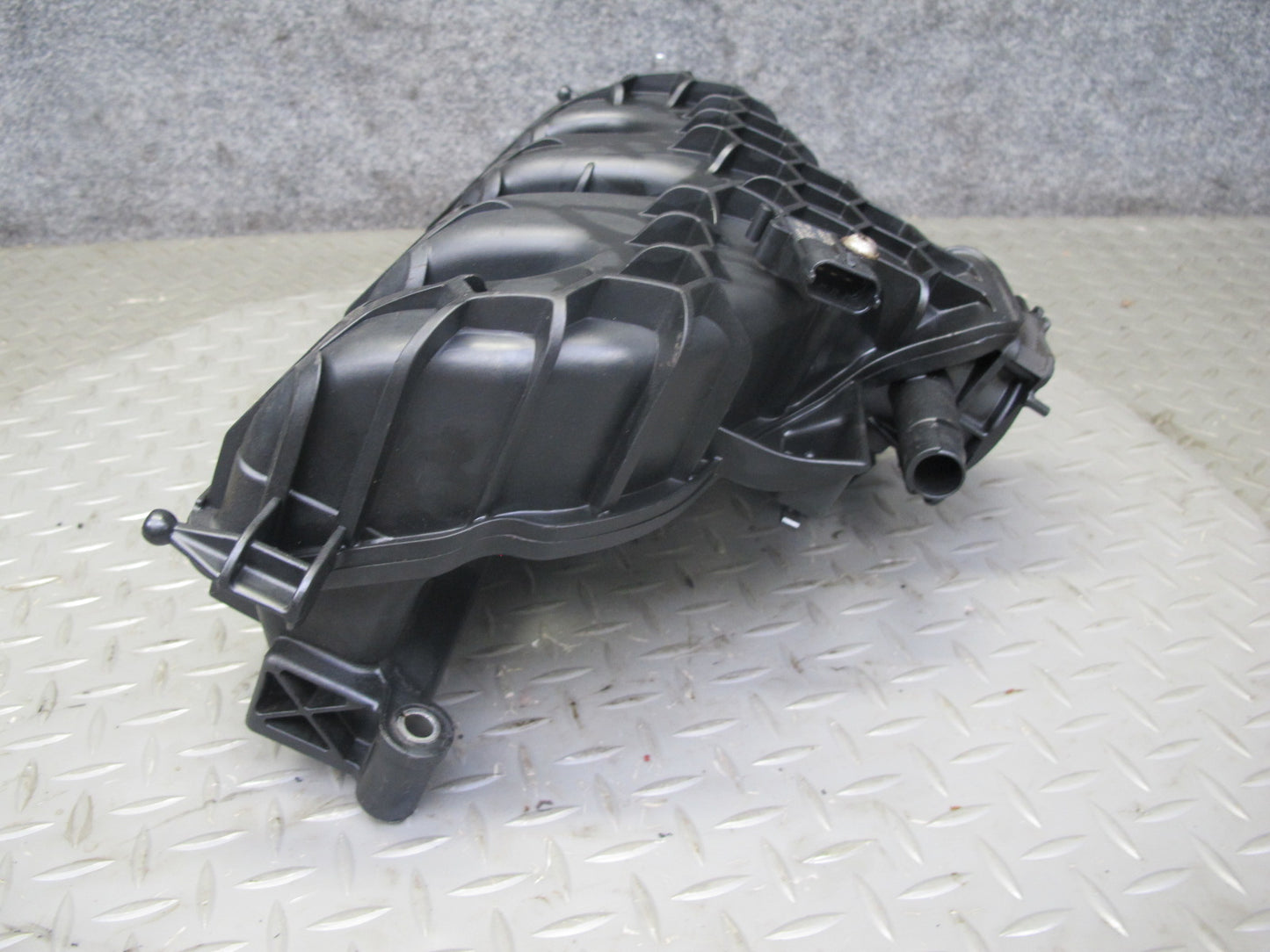 2012-2015 Range Rover Evoque L538 2.0L Intake Manifold AG9G-9424-BH