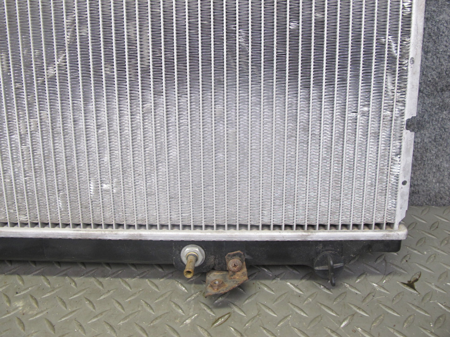 90-96 Nissan Z32 300ZX NON Turbo M/T Engine Cooling Radiator OEM