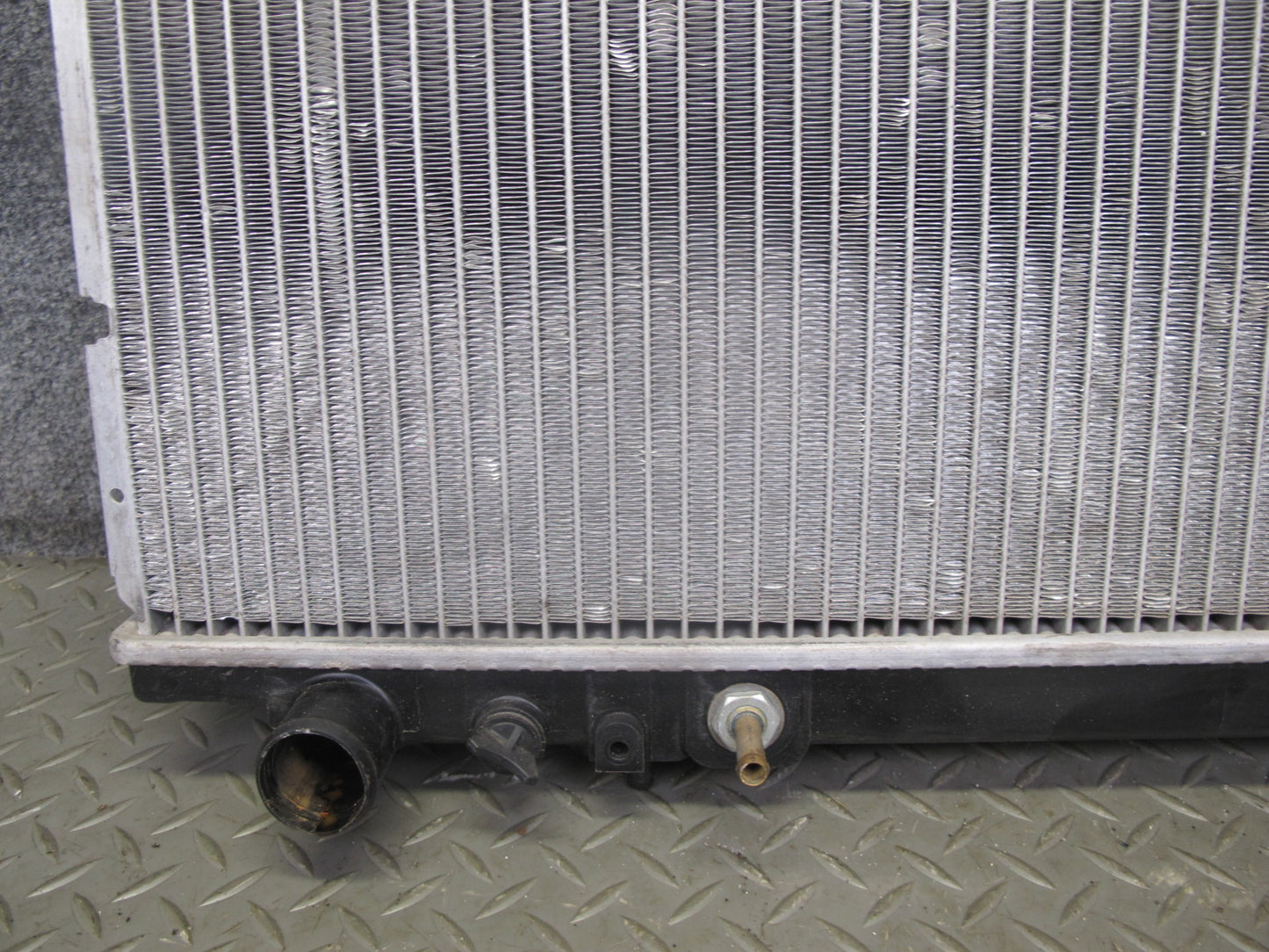 90-96 Nissan Z32 300ZX NON Turbo M/T Engine Cooling Radiator OEM