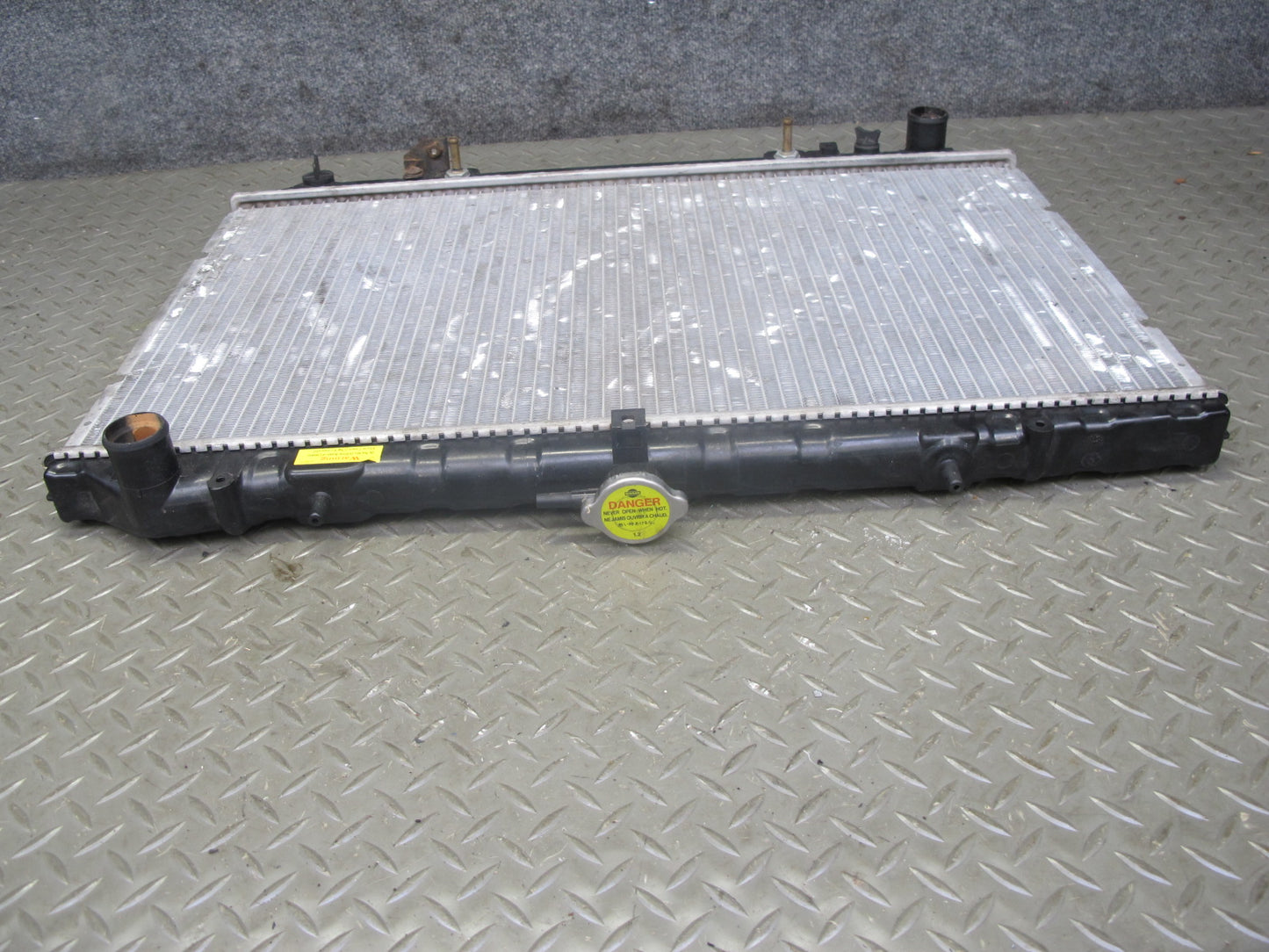 90-96 Nissan Z32 300ZX NON Turbo M/T Engine Cooling Radiator OEM