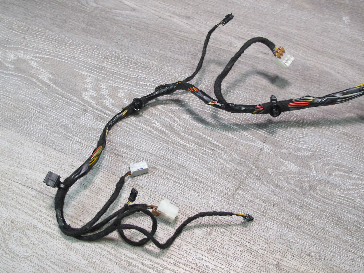 2017-2020 Maserati Levante M161 Center Console Wire Wiring Harness 6700381060