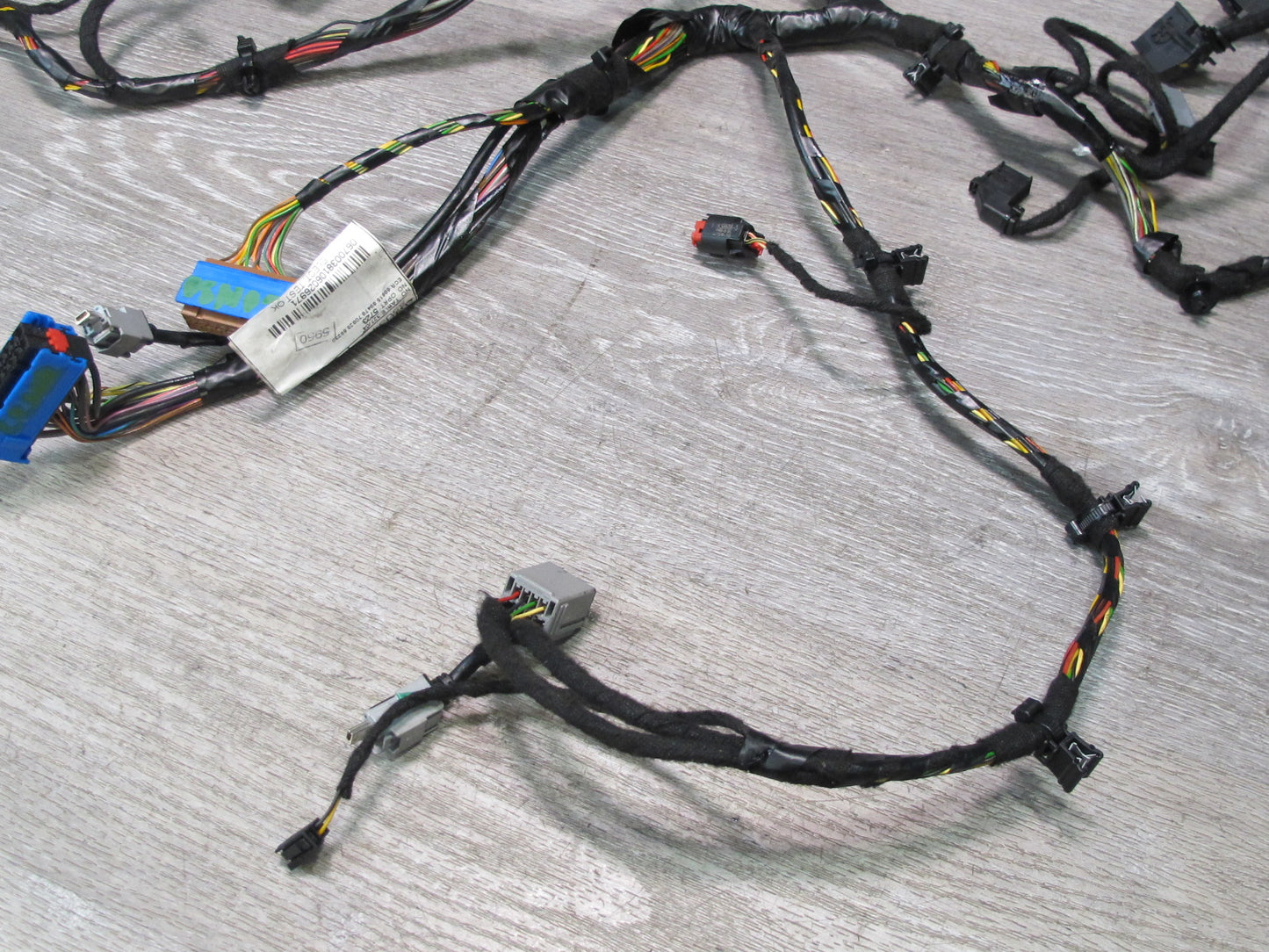 2017-2020 Maserati Levante M161 Center Console Wire Wiring Harness 6700381060
