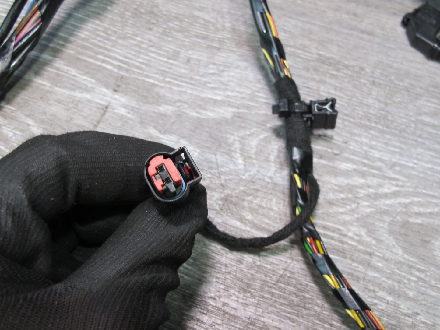 2017-2020 Maserati Levante M161 Center Console Wire Wiring Harness 6700381060