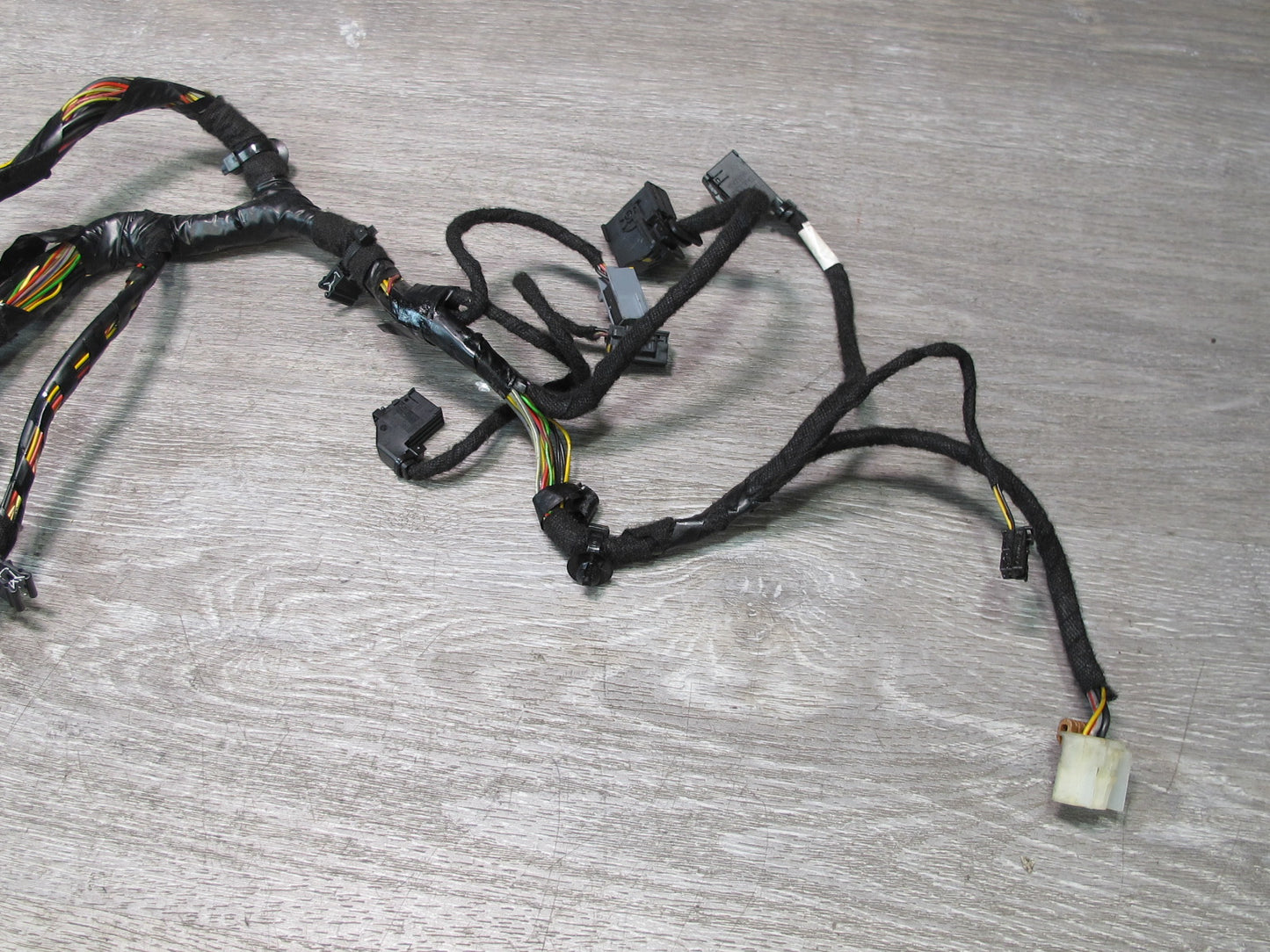 2017-2020 Maserati Levante M161 Center Console Wire Wiring Harness 6700381060