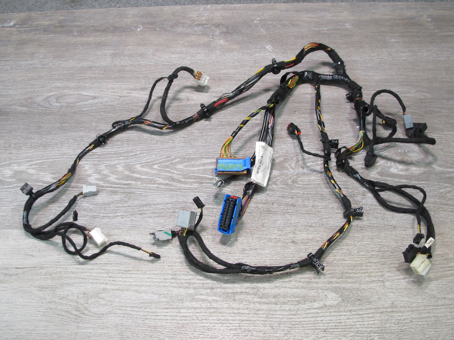 2017-2020 Maserati Levante M161 Center Console Wire Wiring Harness 6700381060
