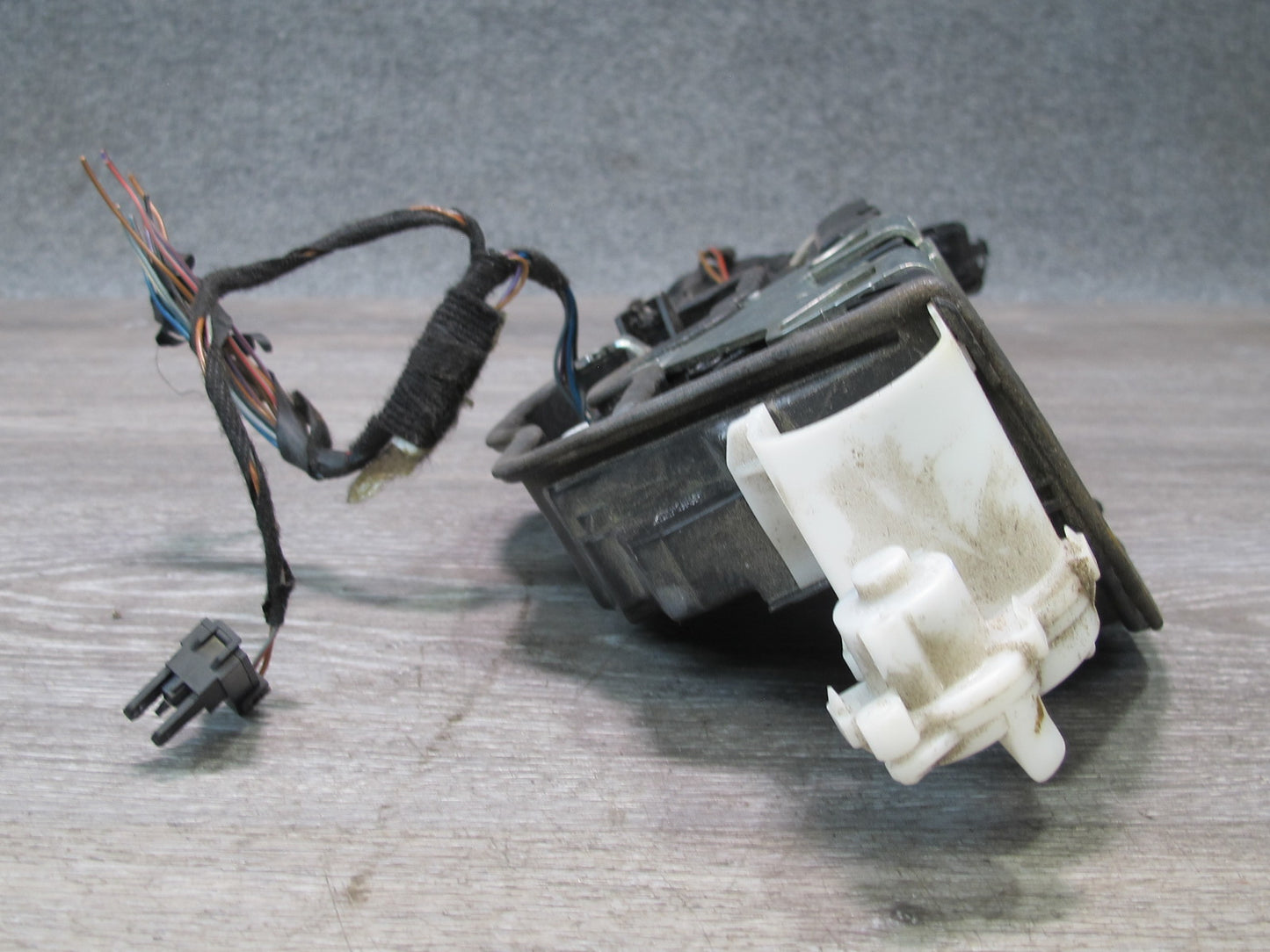 2008-2014 BMW E71 E72 X6 Front Left Door Lock Latch Actuator w Soft Close