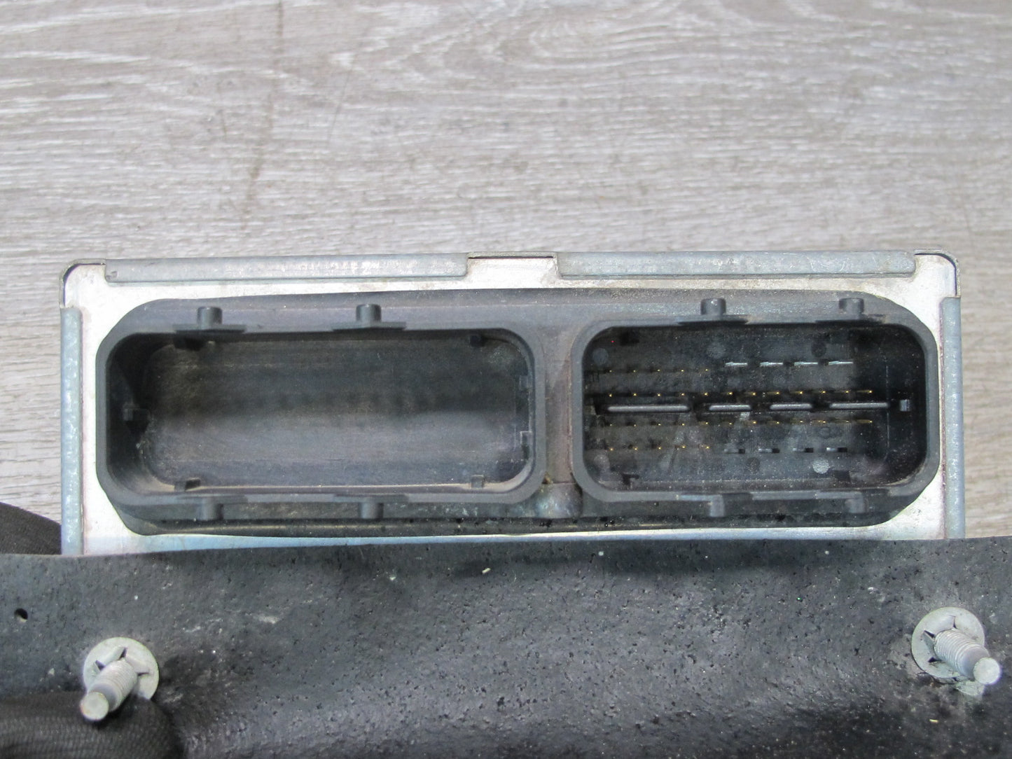 2006 Cadillac XLR TCU TCM Transmission Control Module W/ Mount Bracket