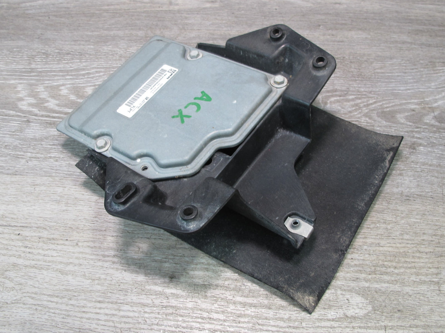 2006 Cadillac XLR TCU TCM Transmission Control Module W/ Mount Bracket