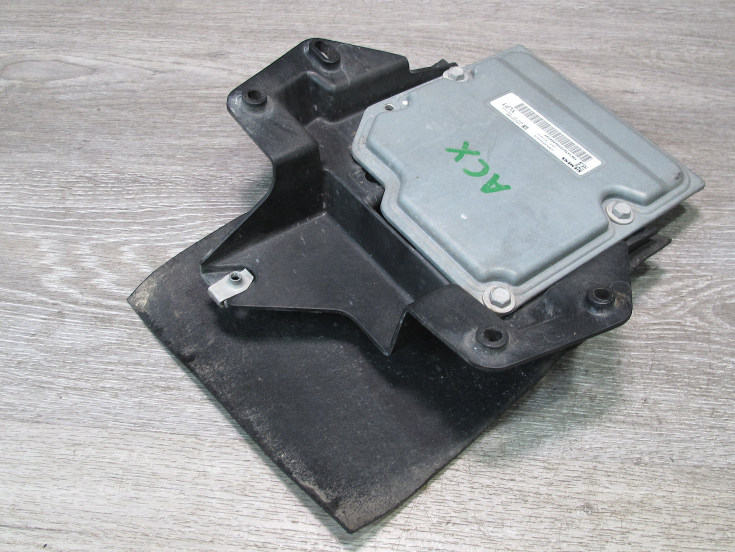 2006 Cadillac XLR TCU TCM Transmission Control Module W/ Mount Bracket