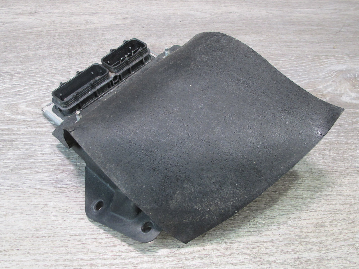 2006 Cadillac XLR TCU TCM Transmission Control Module W/ Mount Bracket