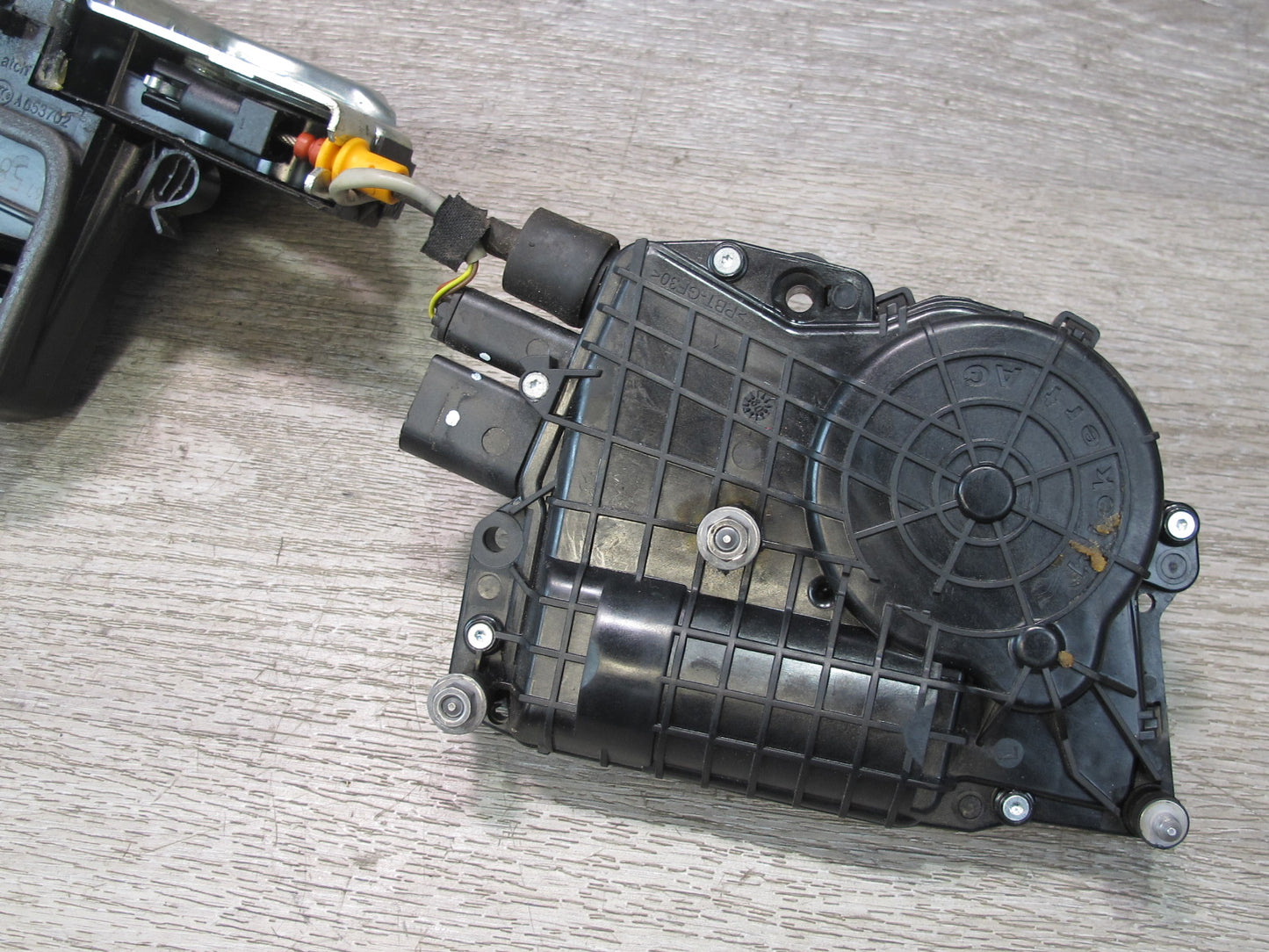 2008-2014 BMW E71 E72 X6 Rear Right Door Lock Latch Actuator w Soft Close