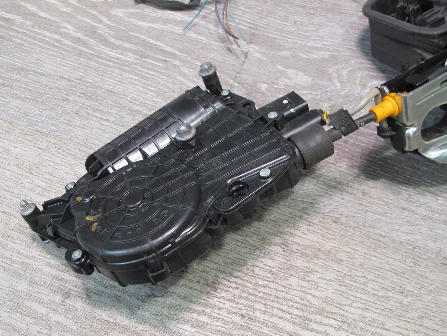 2008-2014 BMW E71 E72 X6 Rear Right Door Lock Latch Actuator w Soft Close