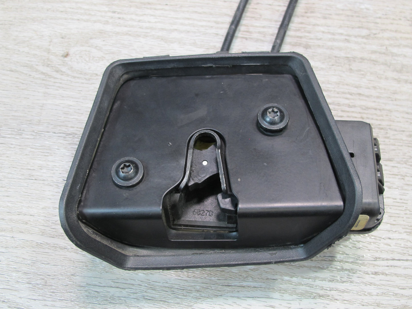 2004-2009 Cadillac XLR Left Driver Side Door Lock Latch W/ Handle & Cable