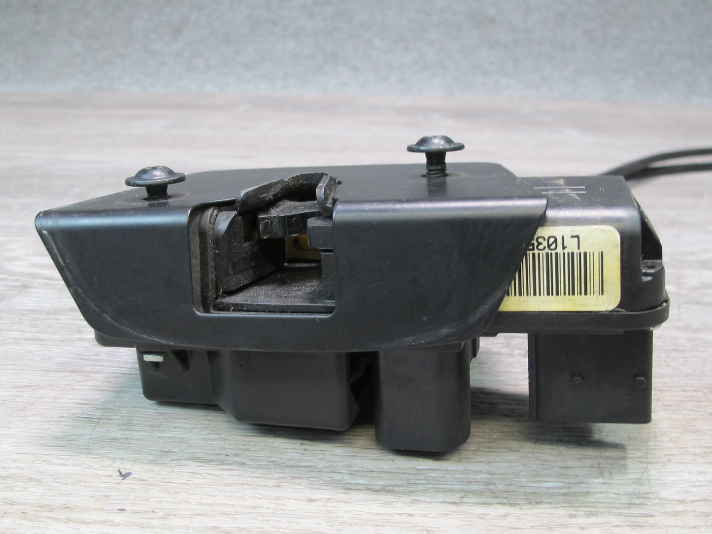 2004-2009 Cadillac XLR Left Driver Side Door Lock Latch W/ Handle & Cable