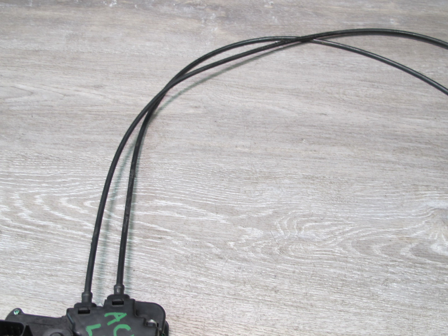 2004-2009 Cadillac XLR Left Driver Side Door Lock Latch W/ Handle & Cable