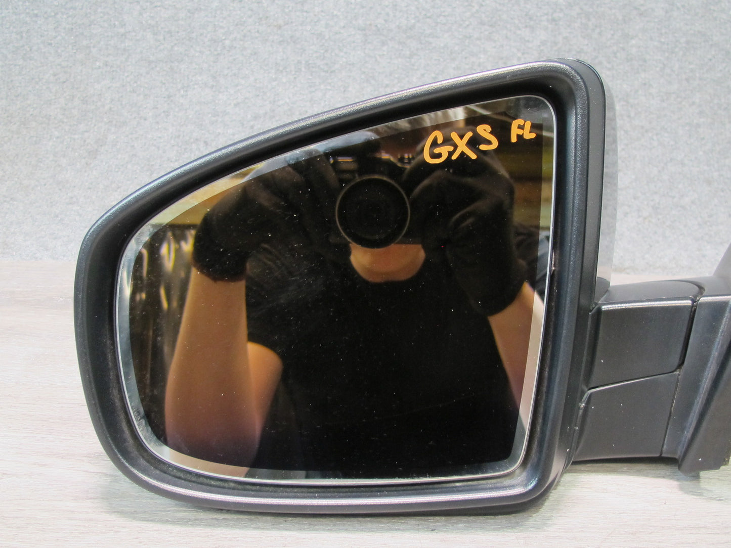 2008-2014 BMW E71 E72 X6 Left Exterior Side View Mirror Glass Discoloration