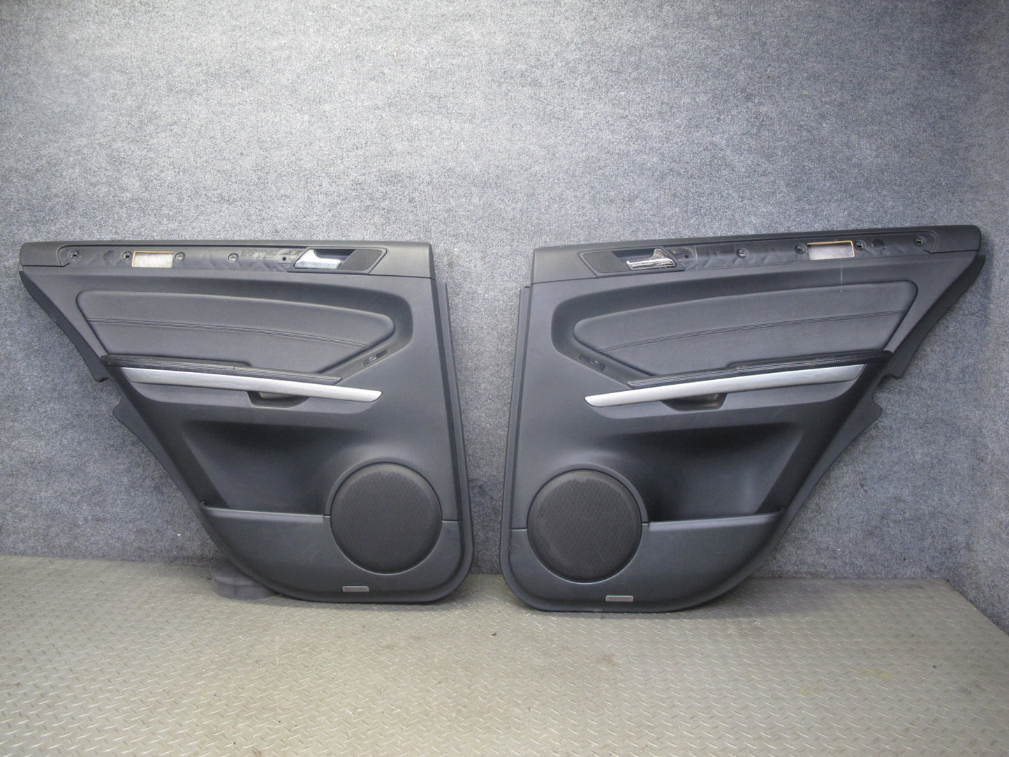 07-11 Mercedes W164 ML63 AMG Set of 2 Rear Left & Right Interior Door Panel OEM