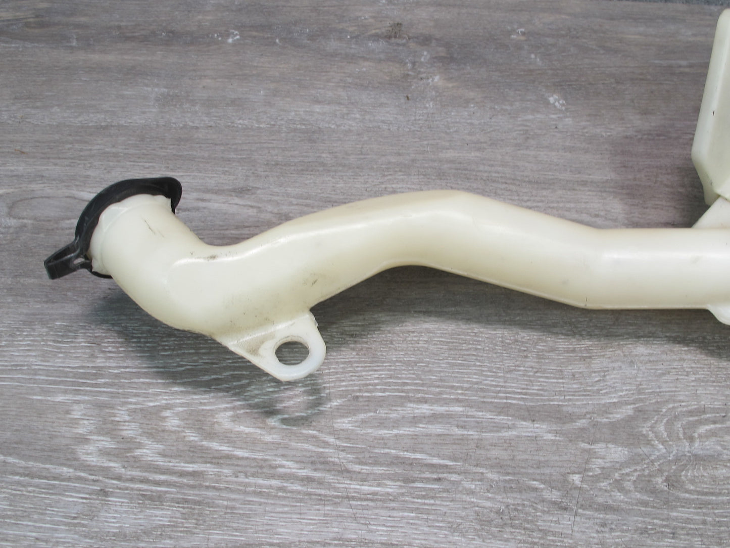 2004-2009 Cadillac XLR Windshield Washer Reservoir Bottle Tank 10339236