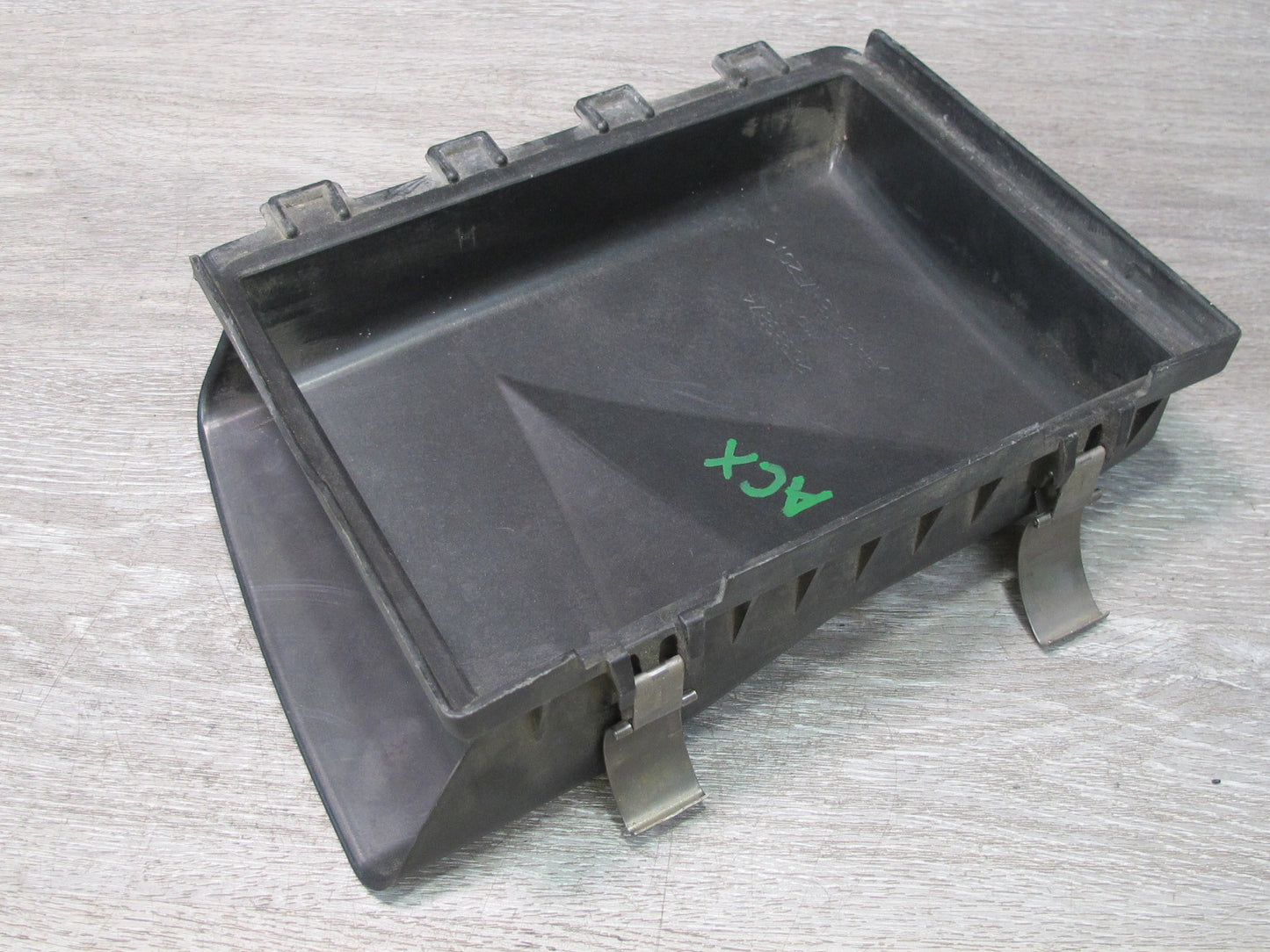 2004-2008 Cadillac XLR Left & Right Side Air Intake Cleaner Box Cover Set