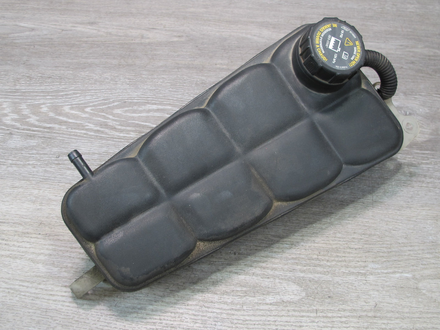 2004-2009 Cadillac XLR Engine Coolant Epxansion Overflow Reservoir Tank