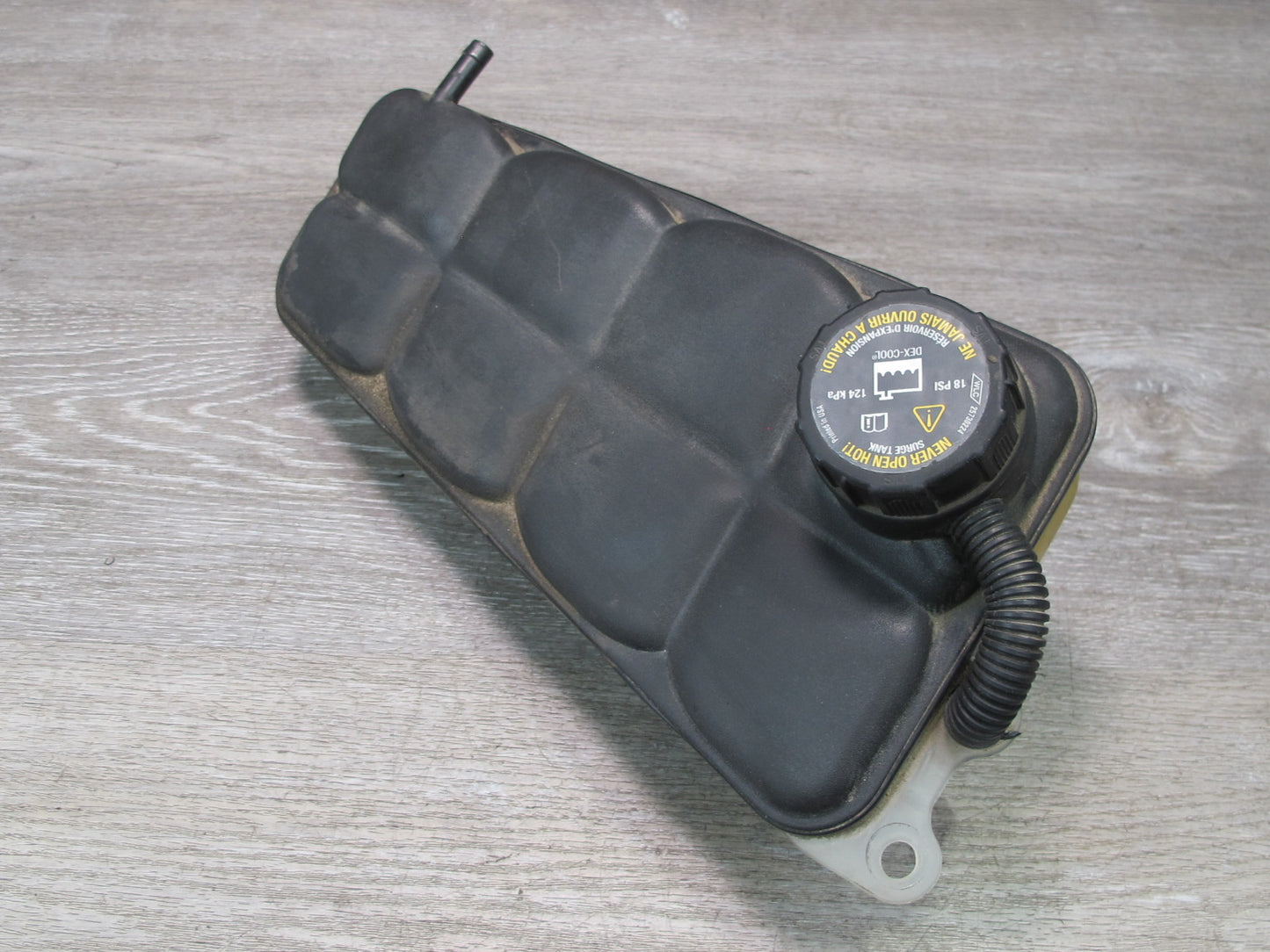 2004-2009 Cadillac XLR Engine Coolant Epxansion Overflow Reservoir Tank