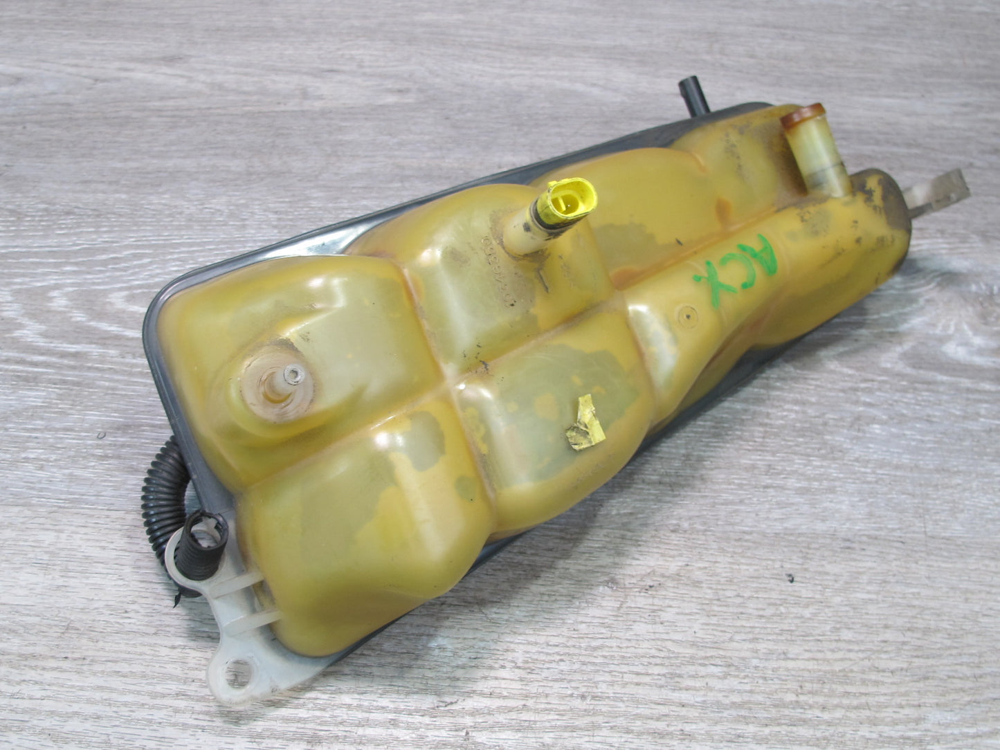 2004-2009 Cadillac XLR Engine Coolant Epxansion Overflow Reservoir Tank
