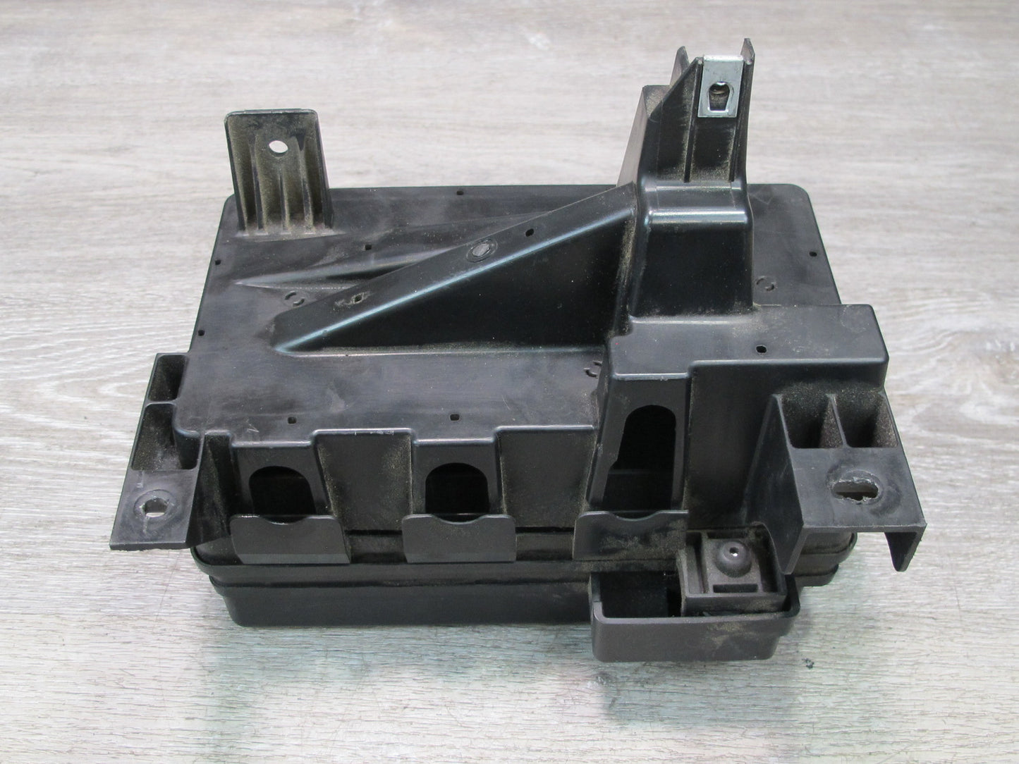 2004-2008 Cadillac XLR Under Hood Relay Fuse Box Unit Assembly