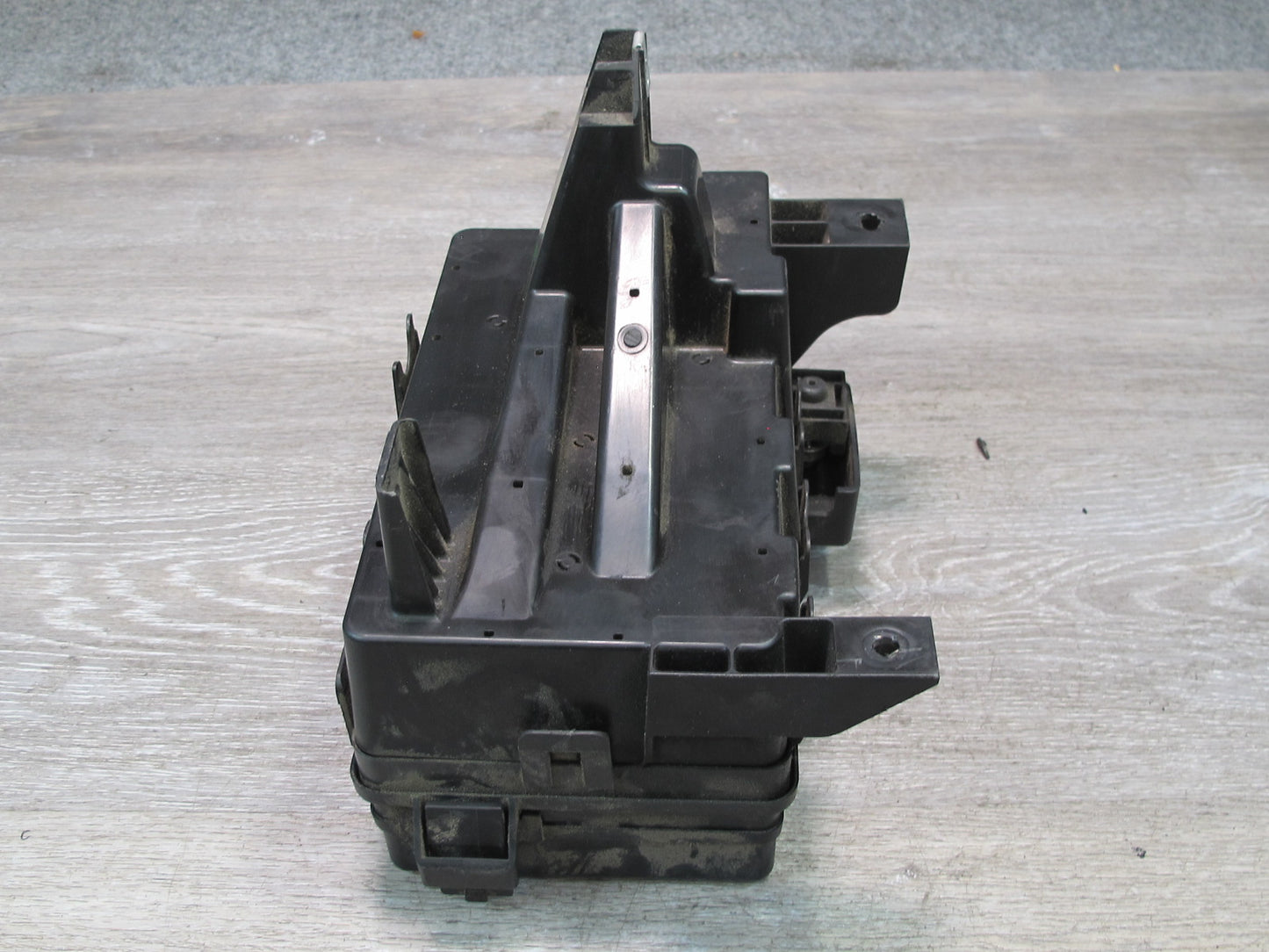 2004-2008 Cadillac XLR Under Hood Relay Fuse Box Unit Assembly