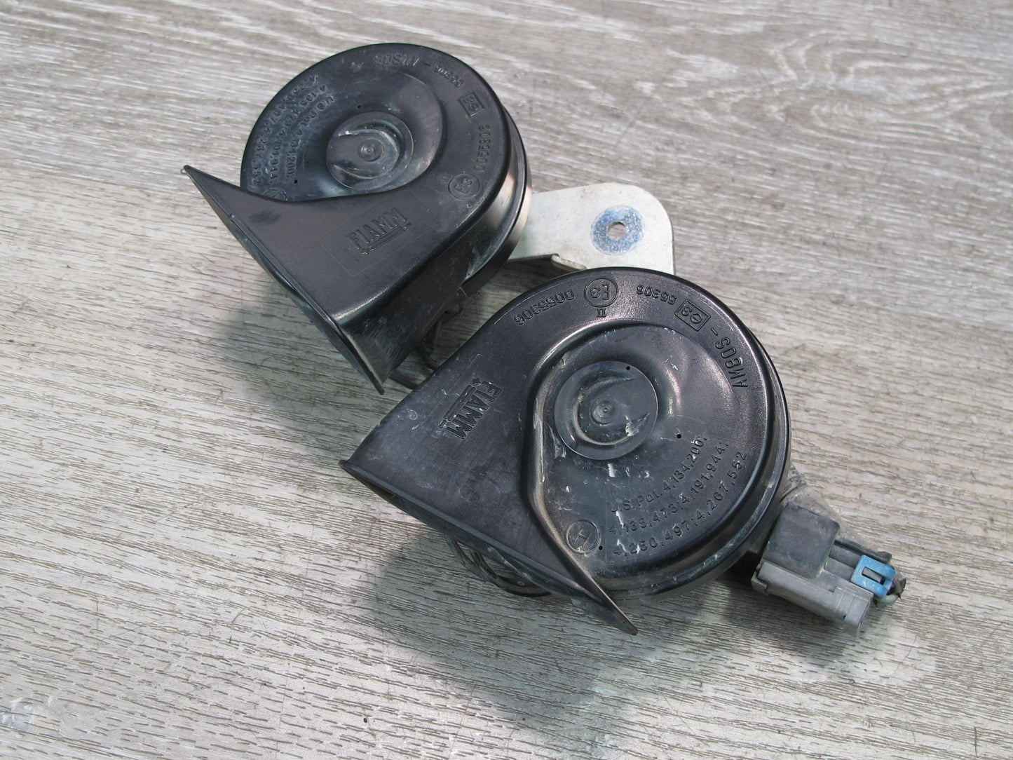 2004-2009 Cadillac XLR High & Low Note Tone Horn Alarm Siren