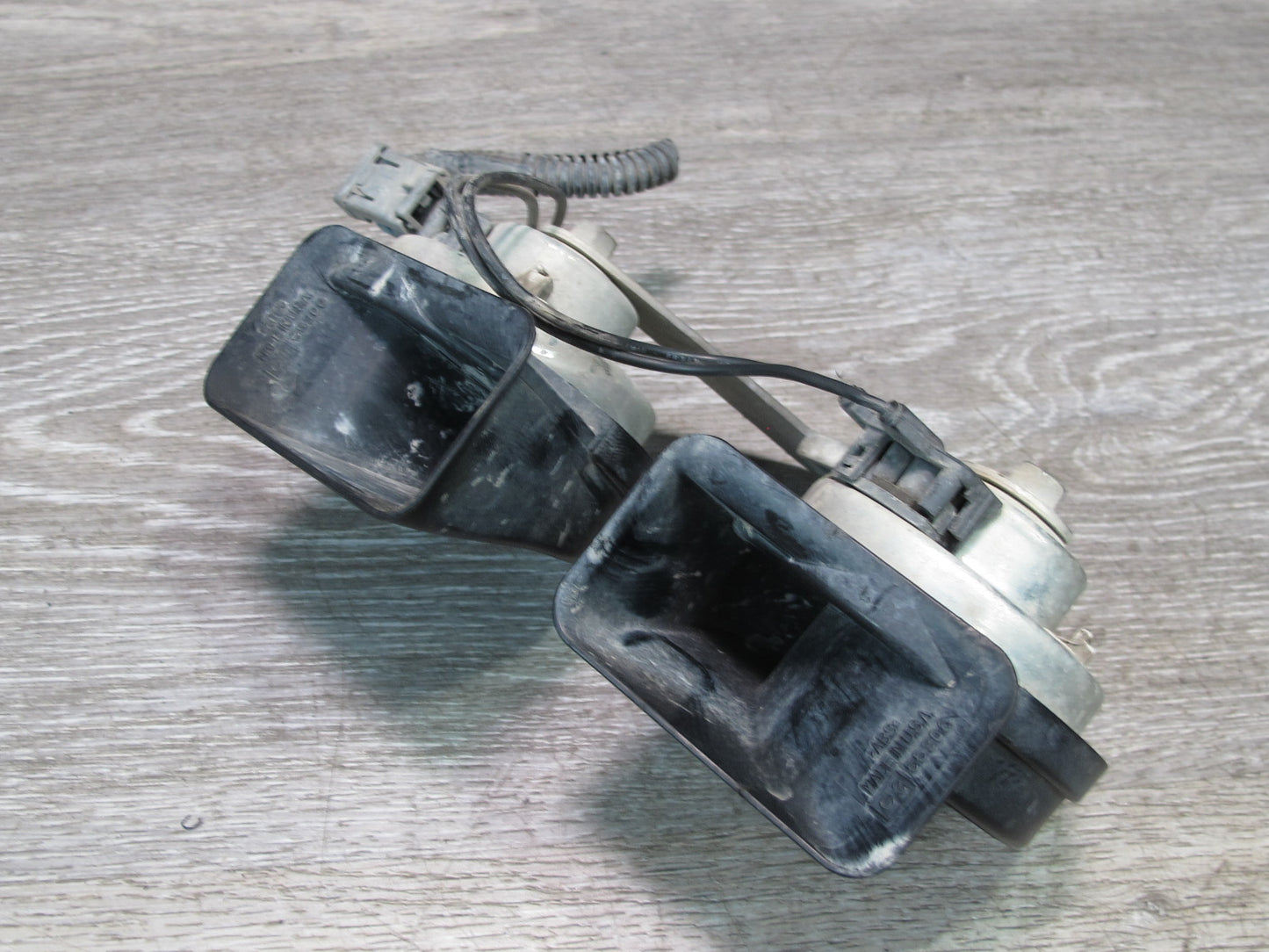 2004-2009 Cadillac XLR High & Low Note Tone Horn Alarm Siren