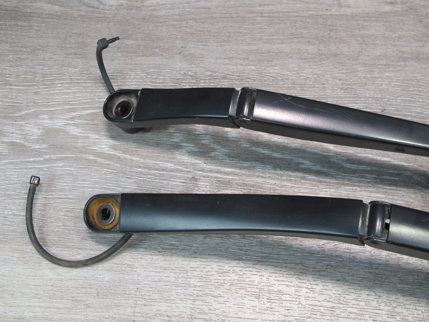 2004-2009 Cadillac XLR Front Left & Right Windshield Wiper Arm Set of 2