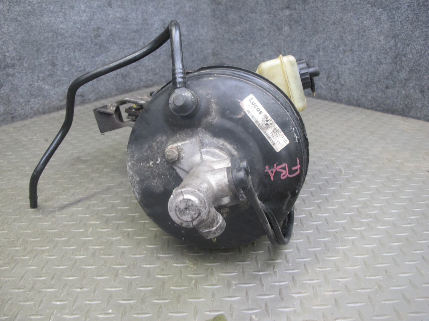 94-95 BMW E32 E34 4.0L M60 Brake Master Cylinder Booster Reservoir w Linkage OEM