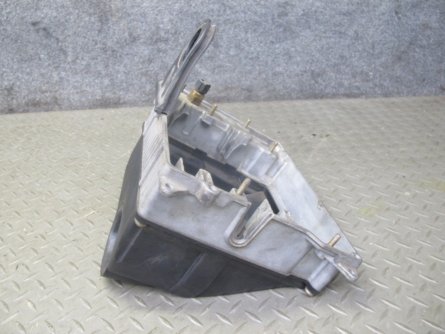 94-95 BMW E34 530i 540i M60 ECU ECM Control Unit Holder Bracket Assembly OEM