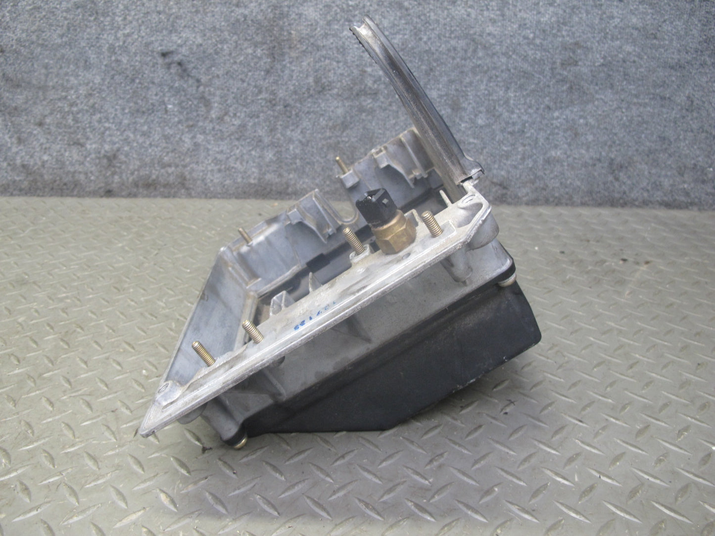 94-95 BMW E34 530i 540i M60 ECU ECM Control Unit Holder Bracket Assembly OEM