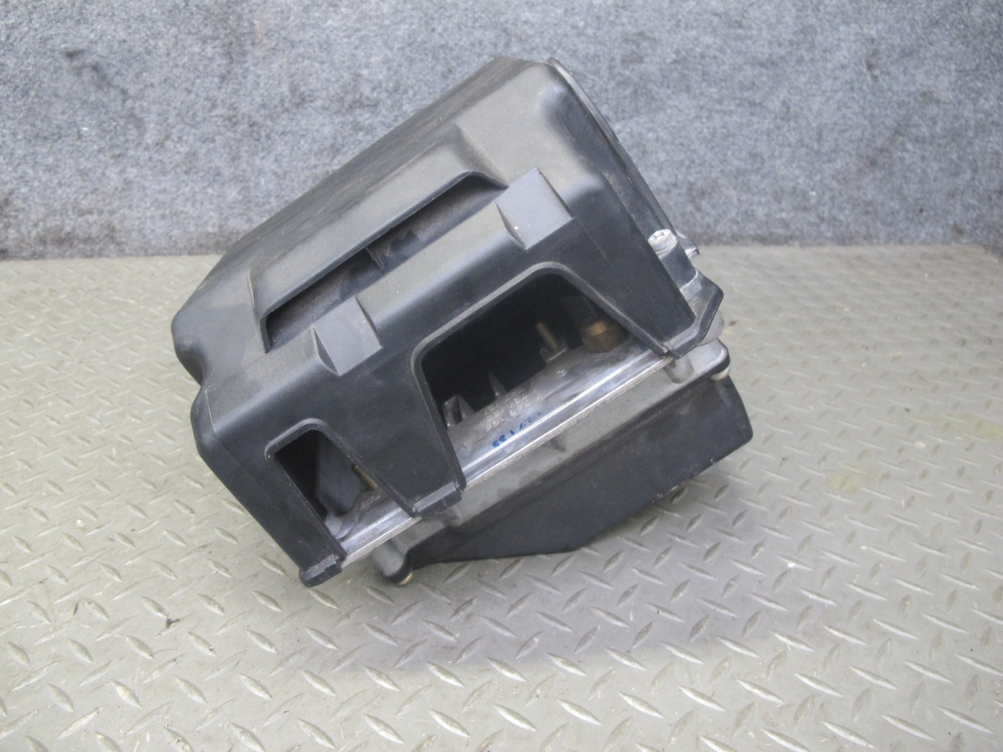 94-95 BMW E34 530i 540i M60 ECU ECM Control Unit Holder Bracket Assembly OEM